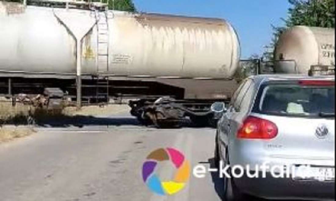 Θεσσαλονίκη: Τρένο πέρασε μπροστά από αμάξι που επέβαινε μωρό