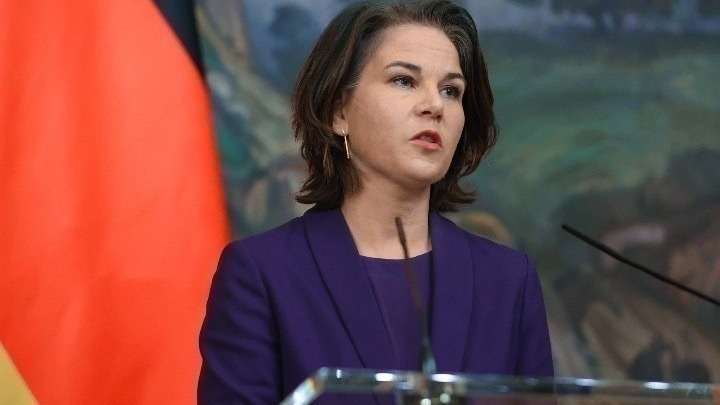 Υπέρ των αμερικανικών πυραύλων σε γερμανικό έδαφος η Αναλένα Μπέρμποκ «για προστασία από τον Πούτιν»