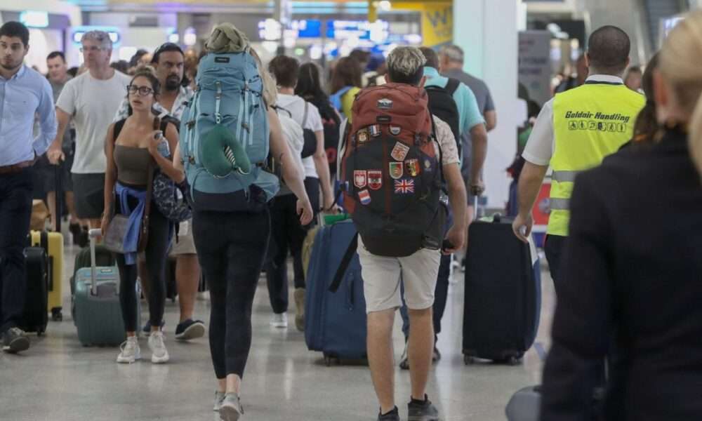 Χάος στο αεδρόμιο Ελευθέριος Βενιζέλος – Πολύωρες καθυστερήσεις στις πτήσεις ντροπιάζουν τη χώρα μας