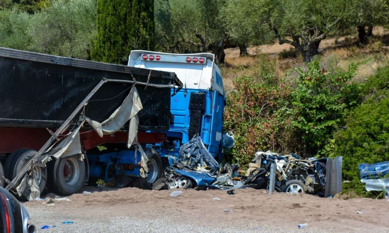 Πολύνεκρο τροχαίο στη Μεσσηνία: Αντιμέτωπος με ισόβια κάθειρξη ο οδηγός της νταλίκας