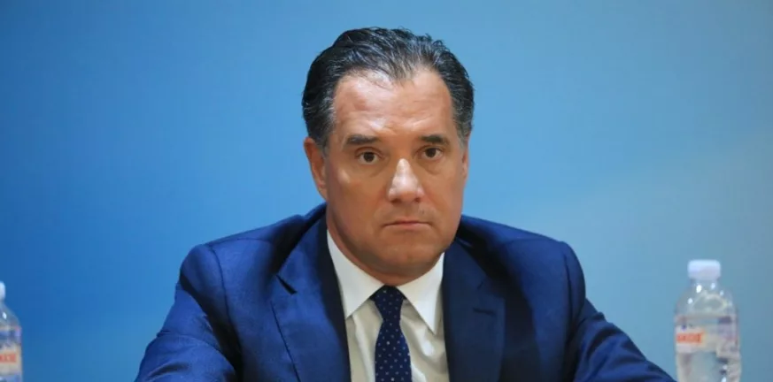Όταν ο Αδωνης ήθελε να πάρει όλη τη δόξα για τις απολύσεις γιατρών