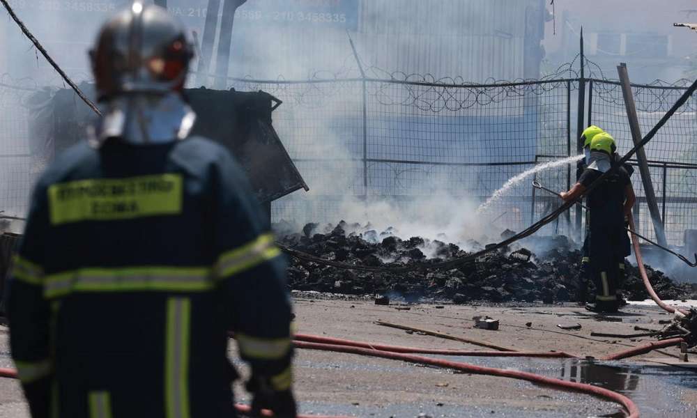 Υπό έλεγχο η πυρκαγιά στο Αιγάλεω – Αποκαταστάθηκε η κυκλοφορία των οχημάτων