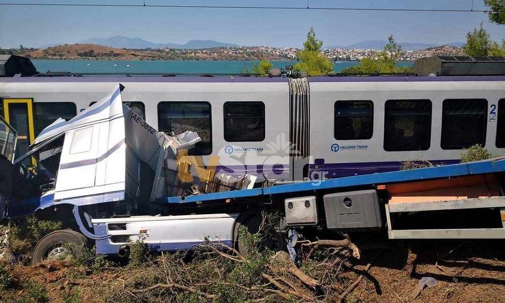 Αυλίδα: «Κλατάρισε το λάστιχο, δεν πρόλαβα να…» – Τι λέει ο οδηγός του φορτηγού
