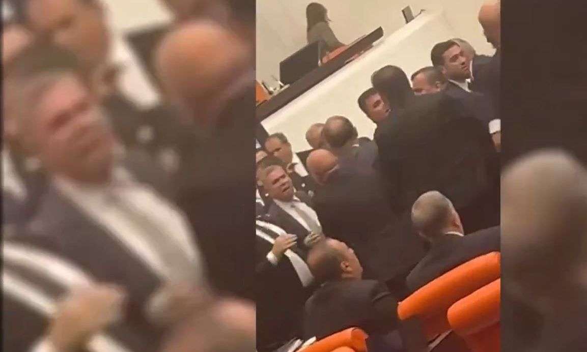 Άγριο ξύλο στην τουρκική Βουλή – Όλοι εναντίον όλων με γροθιές και κλωτσιές