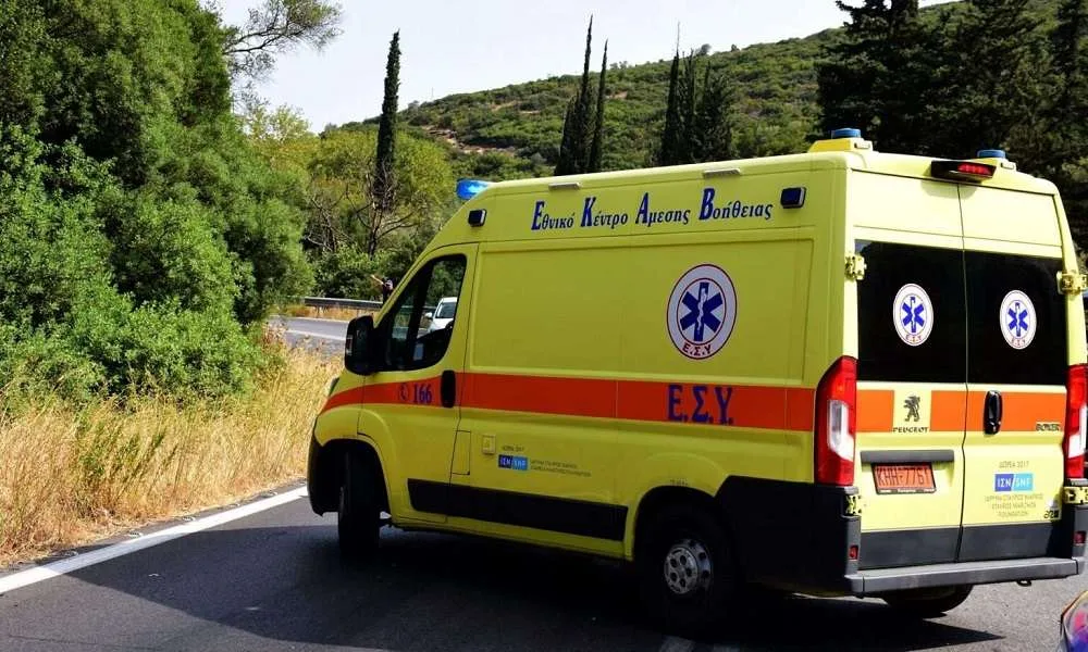 Λευκάδα: Μάχη για τη ζωή του δίνει 12χρονος έπειτα από πλαγιομετωπική σύγκρουση οχημάτων
