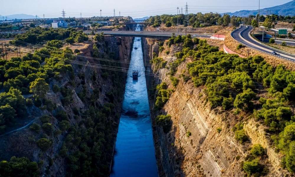 Θρίλερ στην Κόρινθο – Εντοπίστηκε νεκρός άνδρας στον Ισθμό