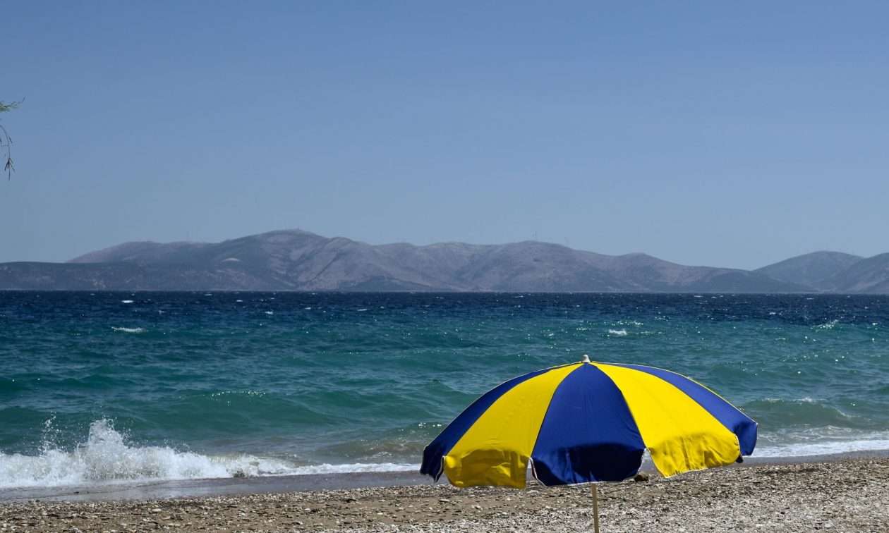 Πρέβεζα: Αμερικανός φωτογράφιζε ανήλικη σε παραλία!