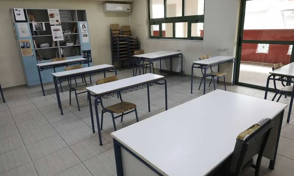 Πάτρα: 14χρονη κλώτσησε και πέταξε στο έδαφος συνομήλική της – Το θύμα τραυματίστηκε στο κεφάλι