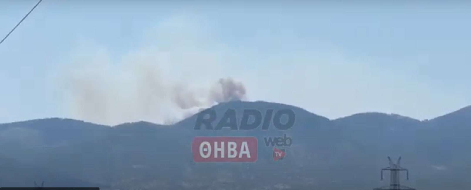 Πυρκαγιά στα Βίλια: Μάχη με διάσπαρτες εστίες δίνουν οι πυροσβέστες