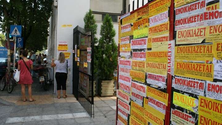 Κρήτη: Πλήθος κόσμου για διαμέρισμα με λογικό ενοίκιο -Κηδεία νόμιζαν οι γείτονες