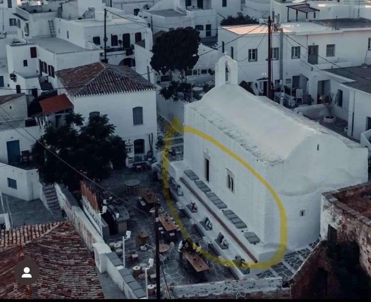 ΝΤΡΟΠΙΑΣΤΙΚΕΣ ΕΙΚΟΝΕΣ – Δείτε πως «μετέτρεψαν»  Ιερό  Ναό  της Κύθνου σε μπαρ