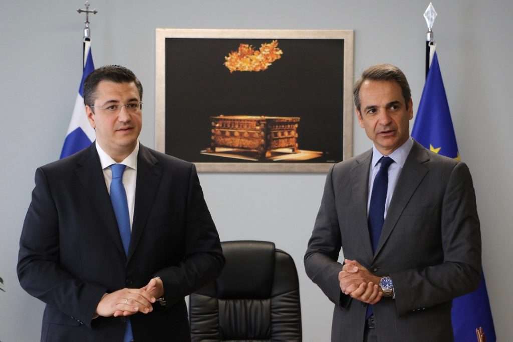 Ποιος κοροϊδεύει ποιόν; Μαντέψτε…