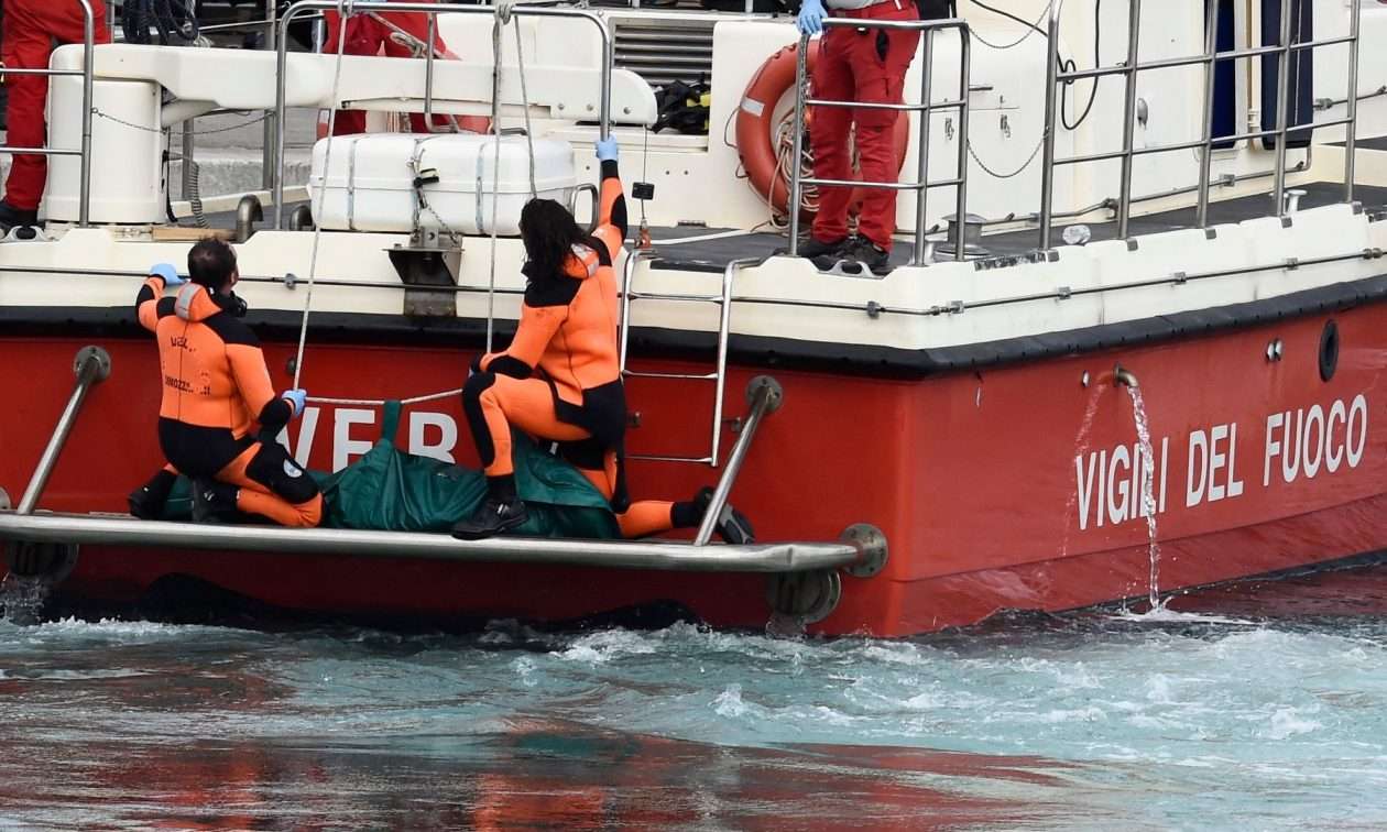 Tραγωδία του Παλέρμο: Ανασύρθηκαν όλες οι σοροί – Μυστήριο τα αίτια της βύθισης