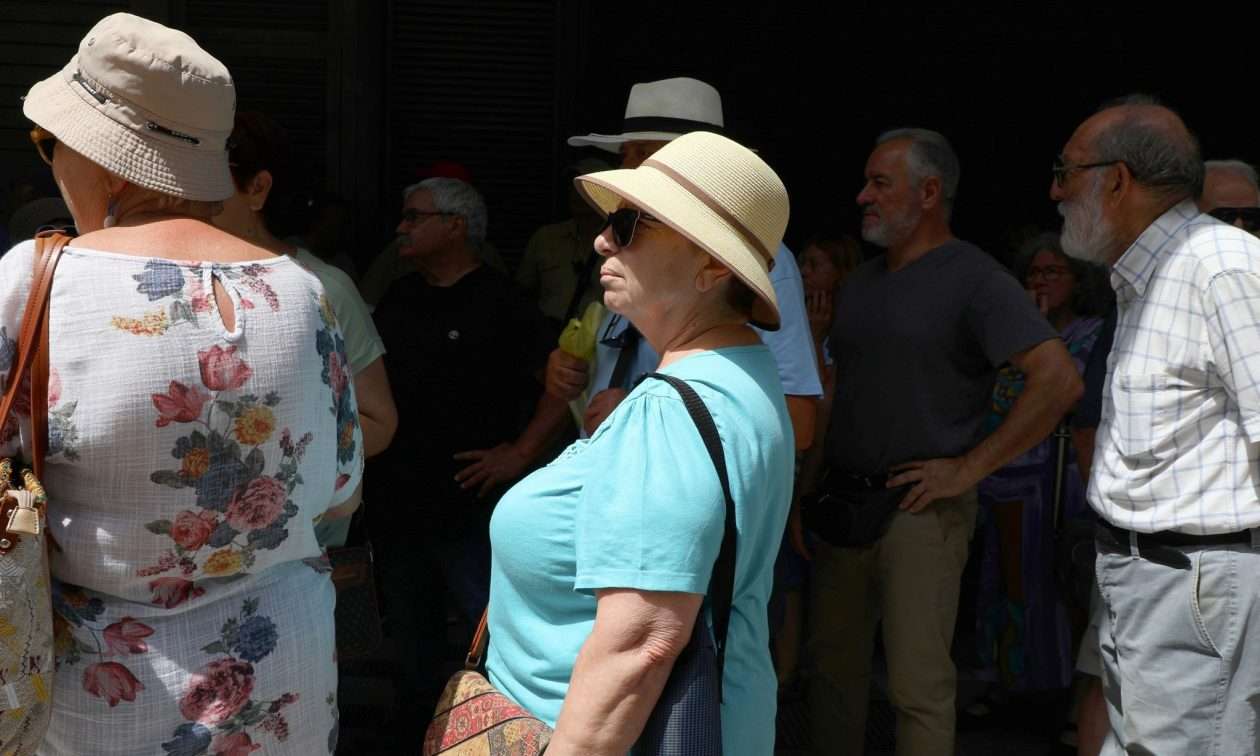 Πότε «ΚΑΤΑΒΑΛΛΟΝΤΑΙ» οι συντάξεις Αυγούστου από τον e-ΕΦΚΑ