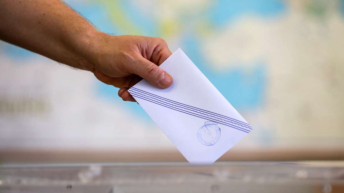 Κόλαφος για ΝΔ και Σύριζα η πρώτη δημοσκόπηση – Τρίτο κόμμα η Ελληνική Λύση