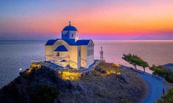 Λήμνος: Τουρίστες έβαλαν αιώρες στα κάγκελα εκκλησίας και κοιμήθηκαν – Βίντεο ντοκουμέντο