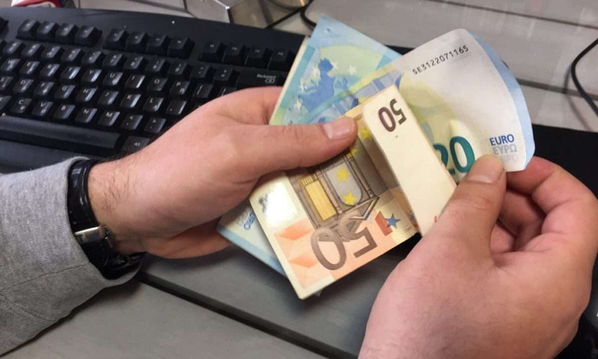 Μέγα φιάσκο με τα εισοδηματικά κριτήρια στα επιδόματα