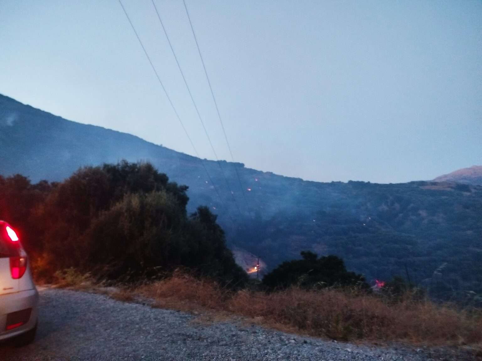Χανιά: Φωτιά κοντά στη Σούγια κινητοποίησε την Πυροσβεστική