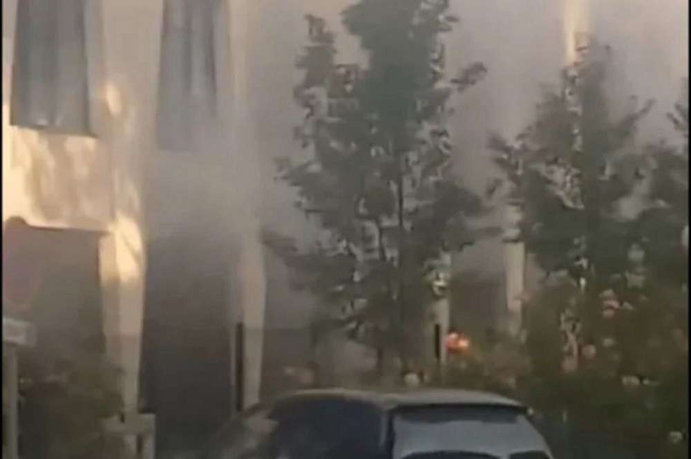 Γαλλία – Πυρπολήθηκαν αυτοκίνητα και πραγματοποιήθηκε έκρηξη μπροστά σε συναγωγή