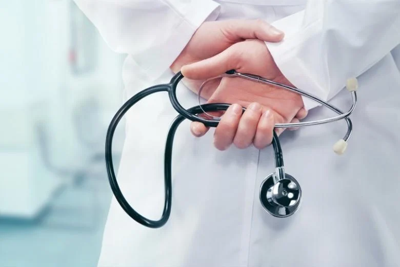 Ασφαλιστήρια: Υπάρχει περίπτωση ο γιατρός να ζητήσει «εξτρά» αμοιβή;