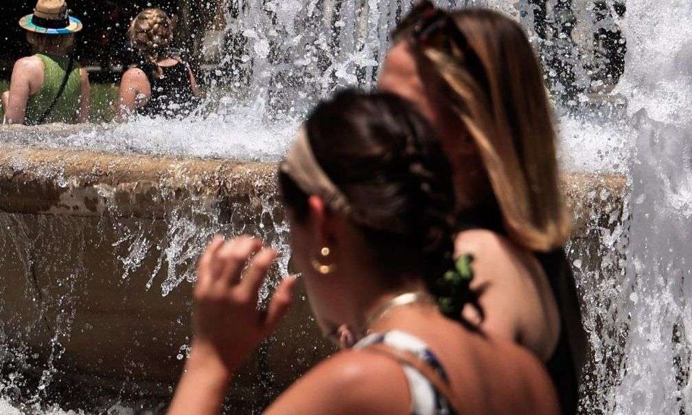 Καιρός: «Καλοκαιρινό» ξεκίνημα της εβδομάδας με ηλιοφάνεια και 30άρια – Ποιες ημέρες θα είναι οι πιο ζεστές