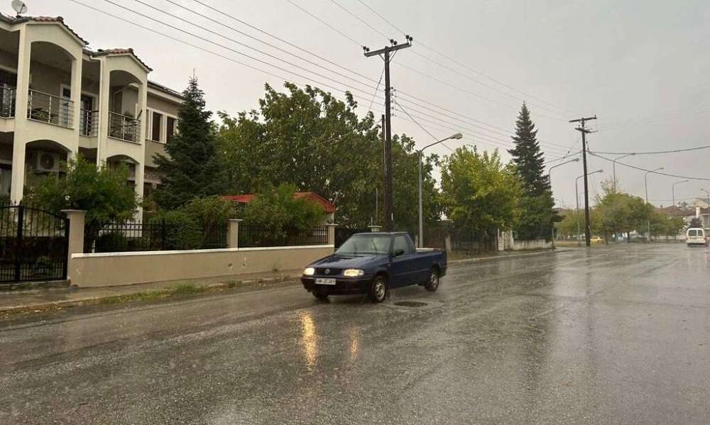 Καστοριά – Καλοκαιρινό μπουρίνι με βροχή, χαλάζι και κεραυνούς