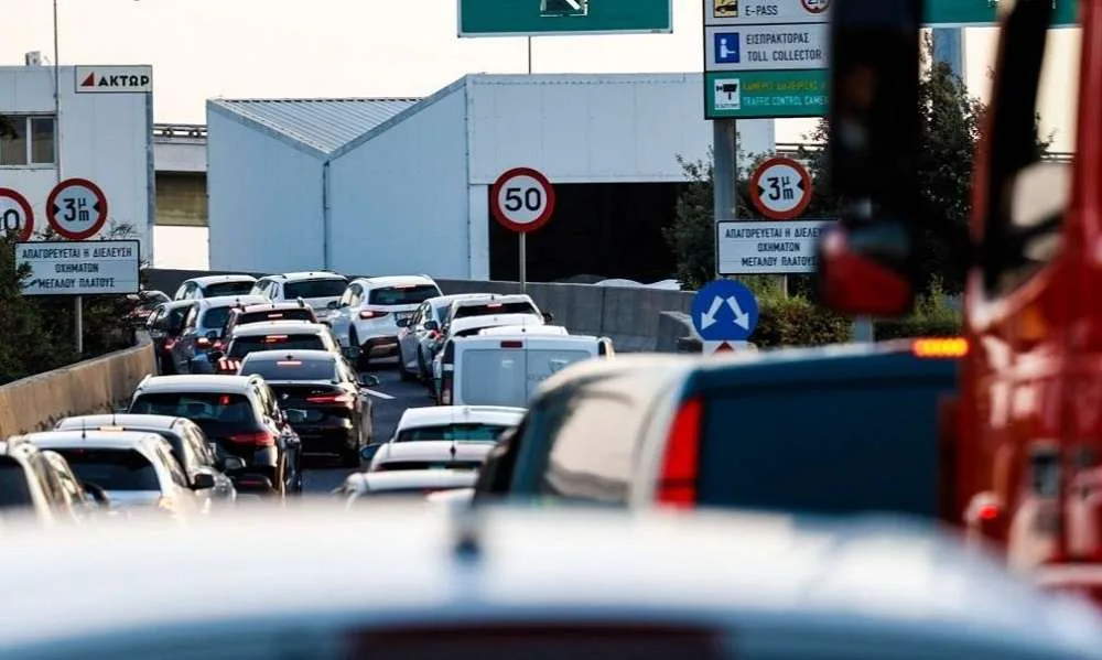 Κίνηση τώρα: Απέραντο πάρκινγκ ο Κηφισός – Ποιους δρόμους πρέπει να αποφύγετε