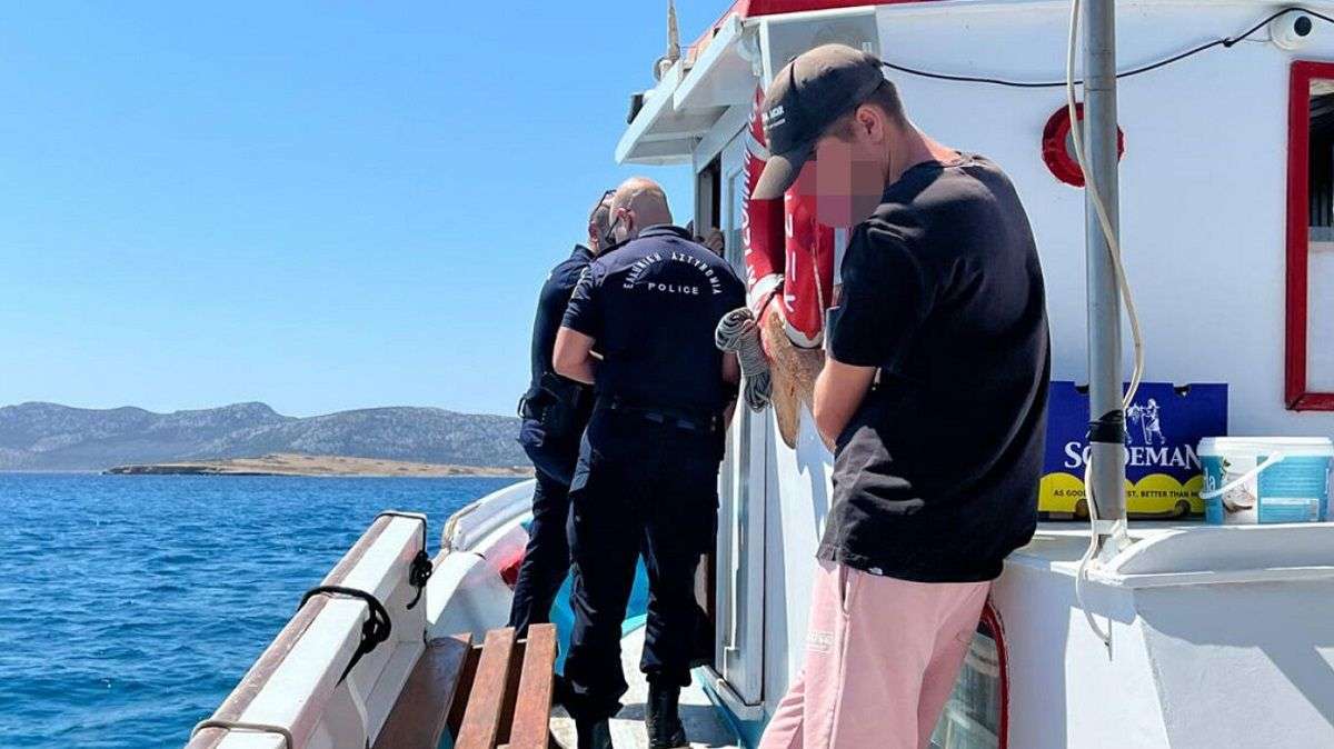 Εφοδος της αστυνομίας στα Κουφονήσια!
