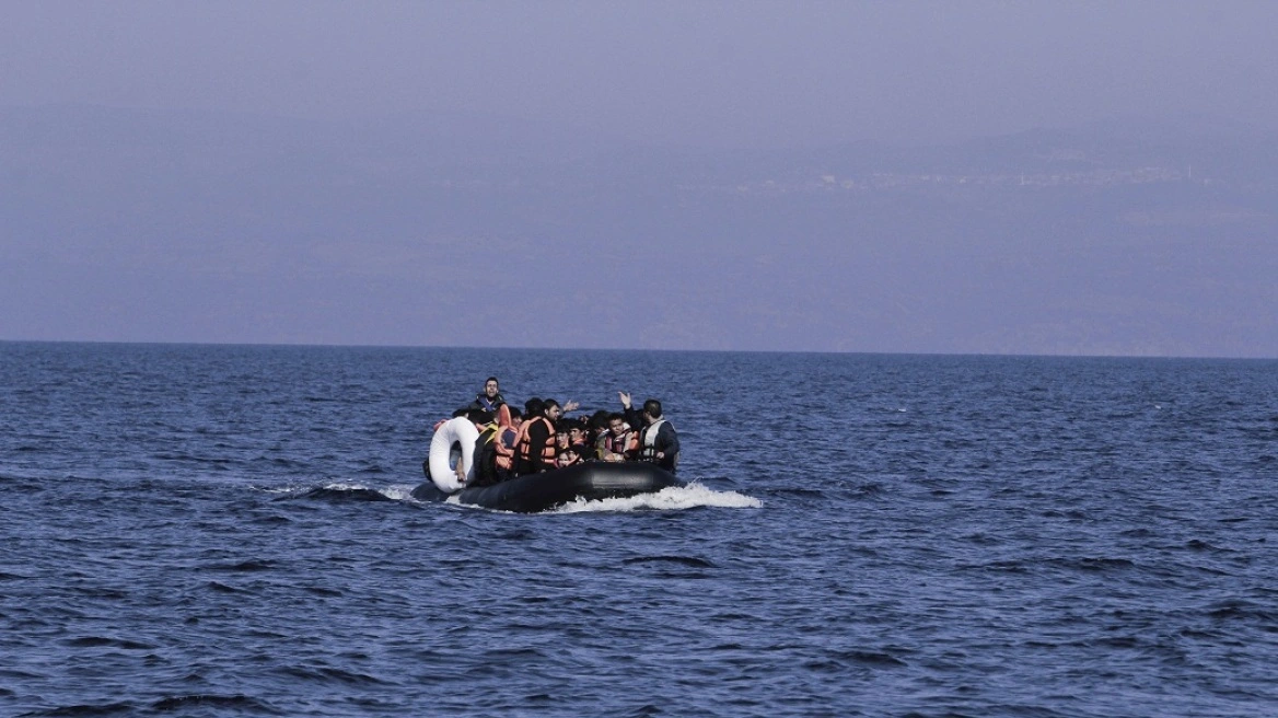 Βρετανία: Τουλάχιστον 25.000 μετανάστες διέπλευσαν τη Μάγχη από τις αρχές του έτους