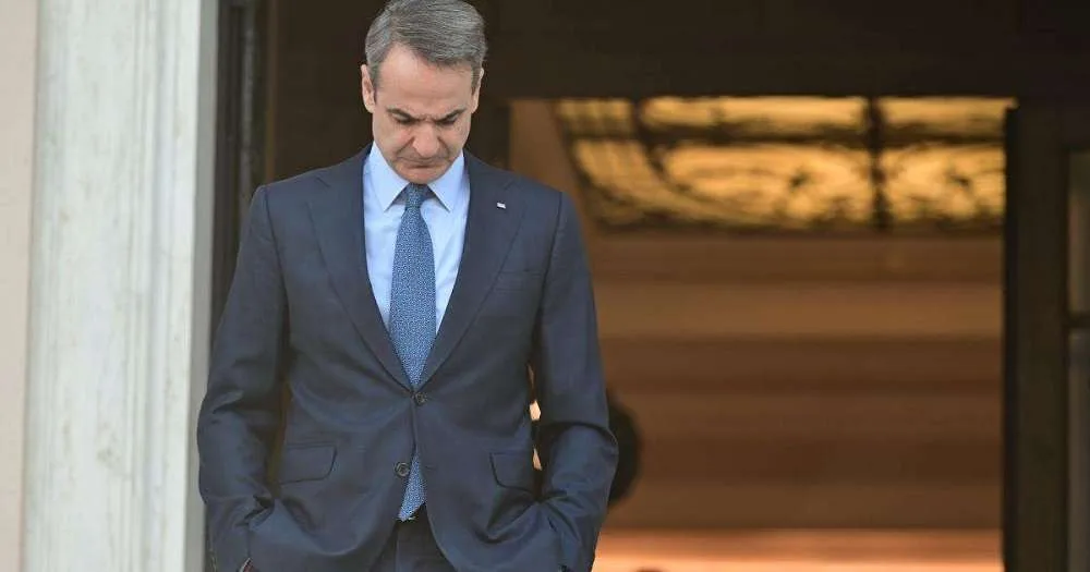 Κυριάκος Μητσοτάκης – Έληξε εσπευσμένα την ομιλία του στη Βουλή και αποχώρησε λόγω πόνου στη μέση