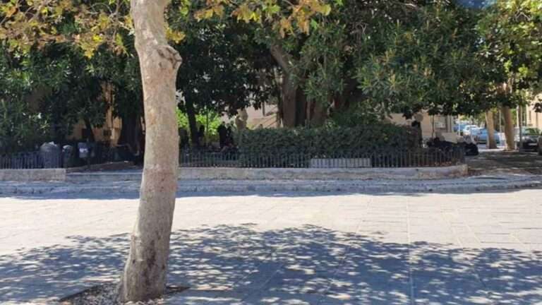 Με πρόσφυγες και μετανάστες γέμισαν τα πάρκα στη Ρόδο