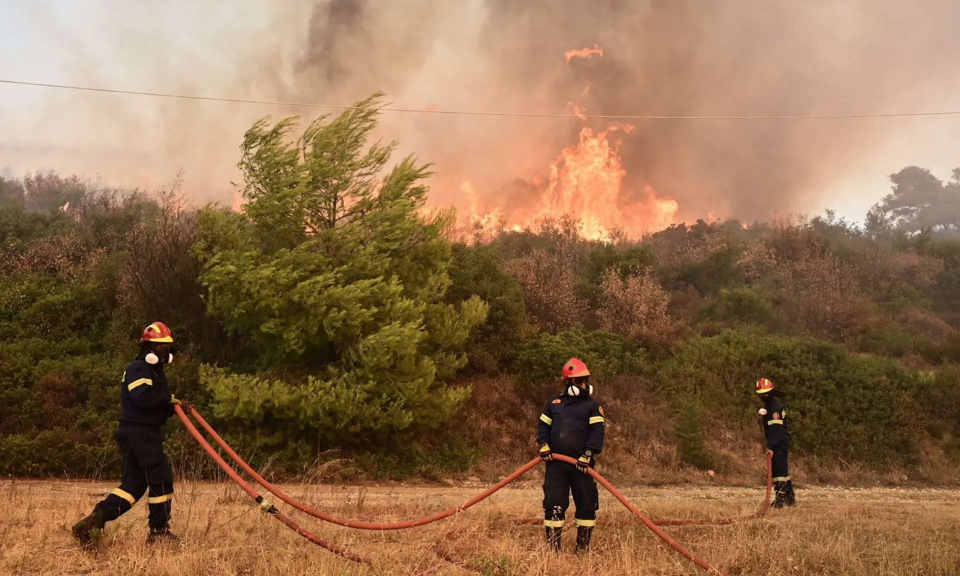 Υπό «μερικό έλεγχο» η φωτιά στην Ανάφη!