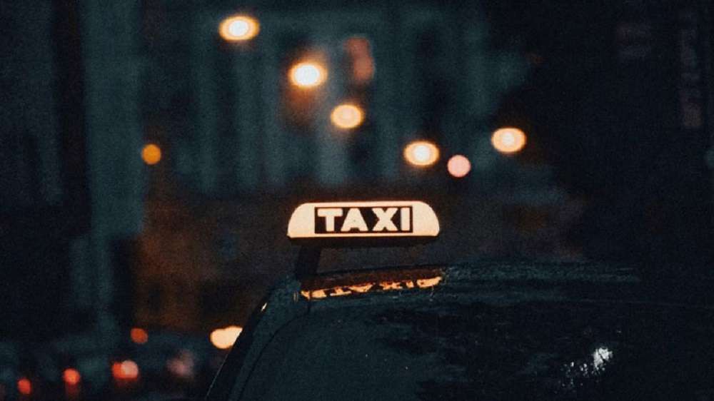 Κολωνία – Ιορδανός οδηγός ταξί κατεδίωξε και τραυμάτισε γυναίκες
