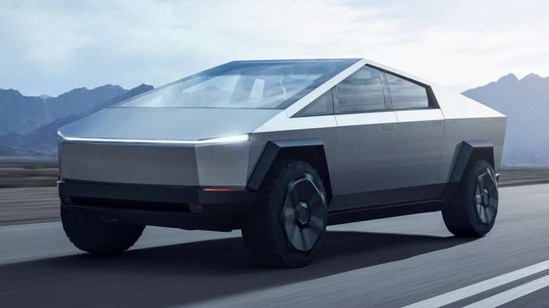Tesla: Σταματά την πώληση του «φθηνού» Cybertruck
