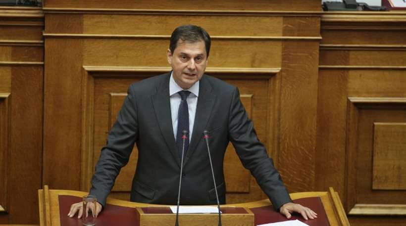Mόνο Golden Boys θέλει σε νευραλγικές θέσεις ο Θεοχάρης γιατί οι χιλιάδες εργαζόμενοι του δημοσίου είναι «ανίκανοι ή διεφθαρμένοι»