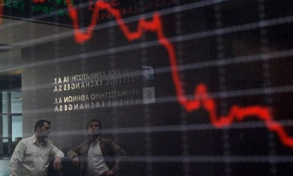 Κάθετη πτώση σήμερα για τις διεθνείς τιμές του πετρελαίου με απώλειες που ξεπερνούν το 4%