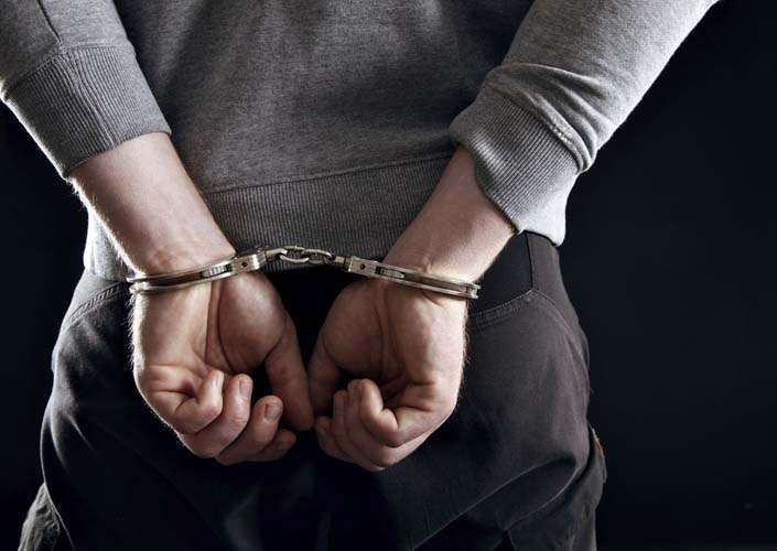 Τσάκωσαν 20χρονο και 17χρονο στη Νεάπολη με συσκευασίες χασίς