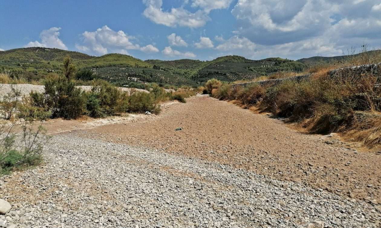Λειψυδρία: Στέρεψε από νερό ο ποταμός Νέδα