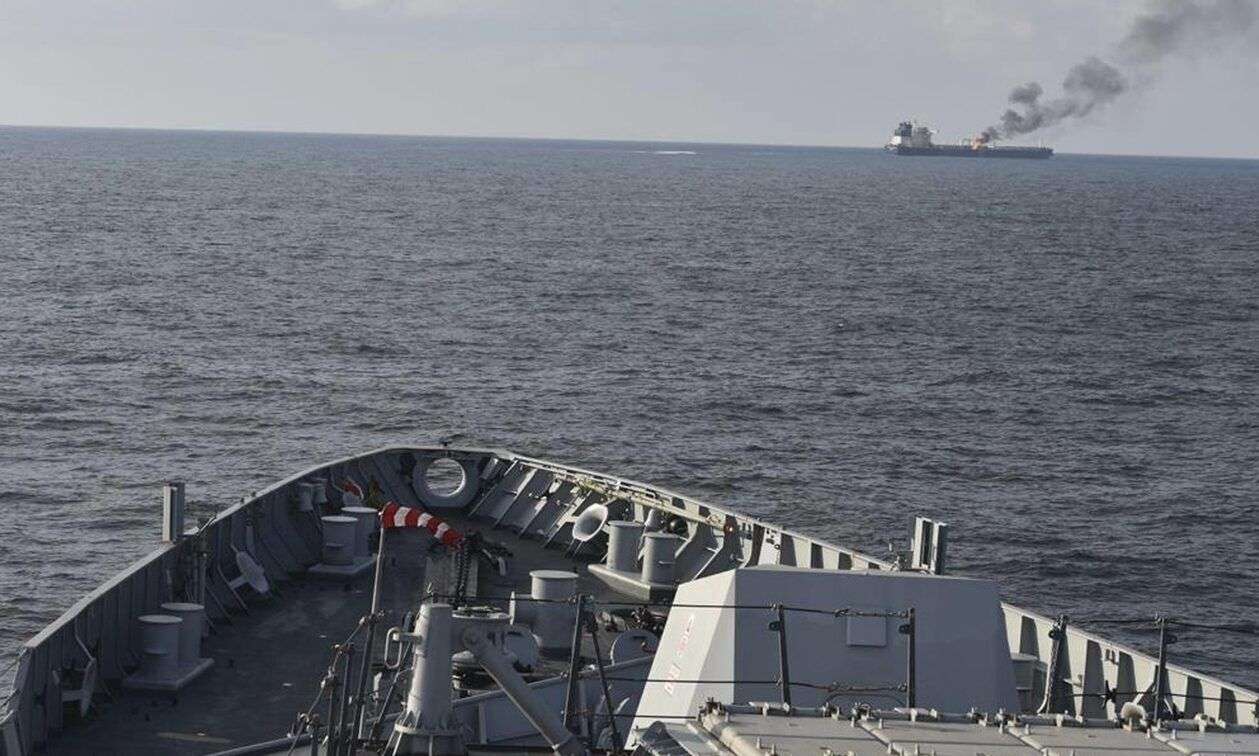 Υεμένη: Τάνκερ και εμπορικό πλοίο δέχθηκαν επιθέσεις με πυραύλους και μη επανδρωμένο αεροσκάφος