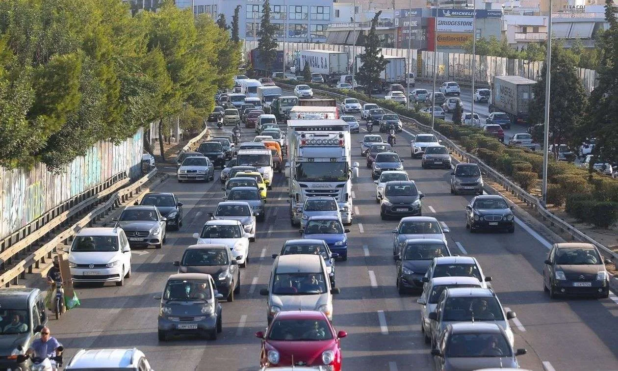 Αυξημένη κίνηση στον Κηφισό και στο κέντρο της Αθήνας – Καθυστερήσεις στην Αττική Οδό