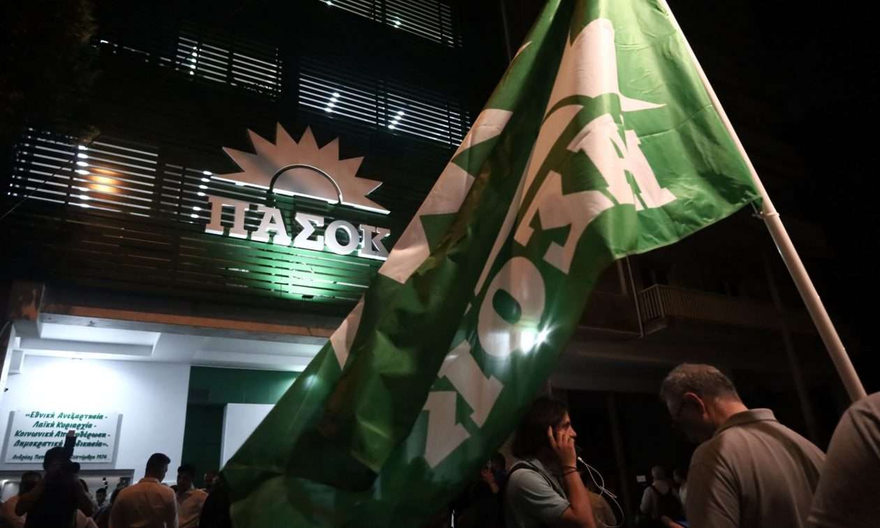Εκλογές στο ΠΑΣΟΚ: Άνοιξαν οι κάλπες – Ποιοι και πώς μπορούν να ψηφίσουν