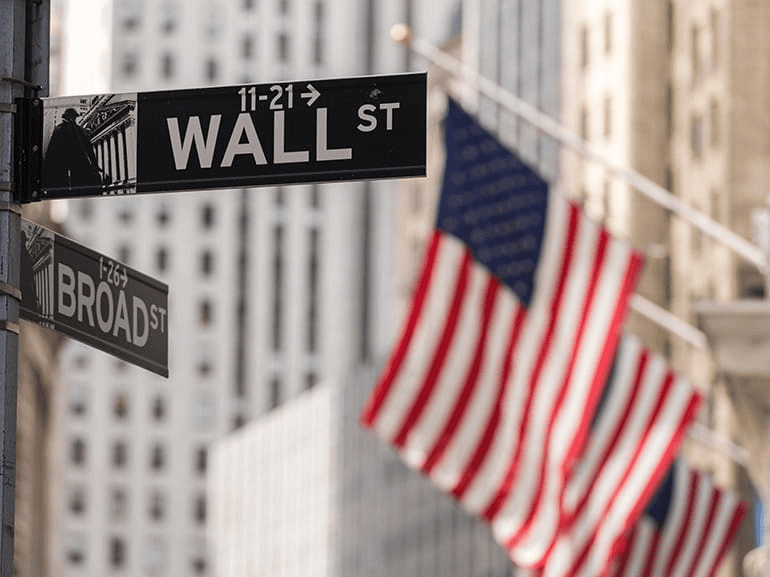 Wall Street: Στο κόκκινο οι δείκτες παρά την μείωση έκπληξη των επιτοκίων από τη Fed