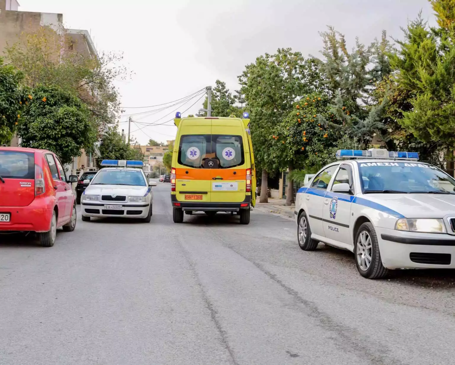 Σοβαρό τροχαίο με τραυματισμό δικυκλιστή στη Σπύρου Λούη