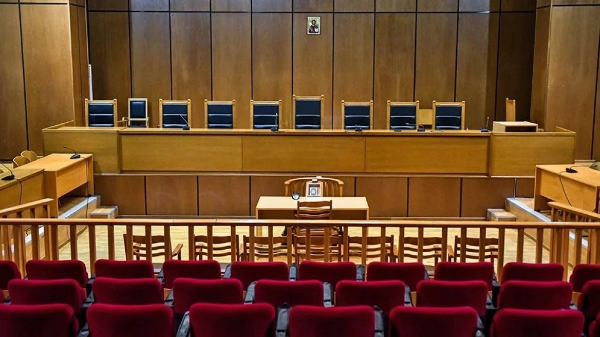 Κύπρος: 14χρονη έστειλε συμμαθητή της στα δικαστήρια για έναν βιασμό που δεν έγινε ποτέ