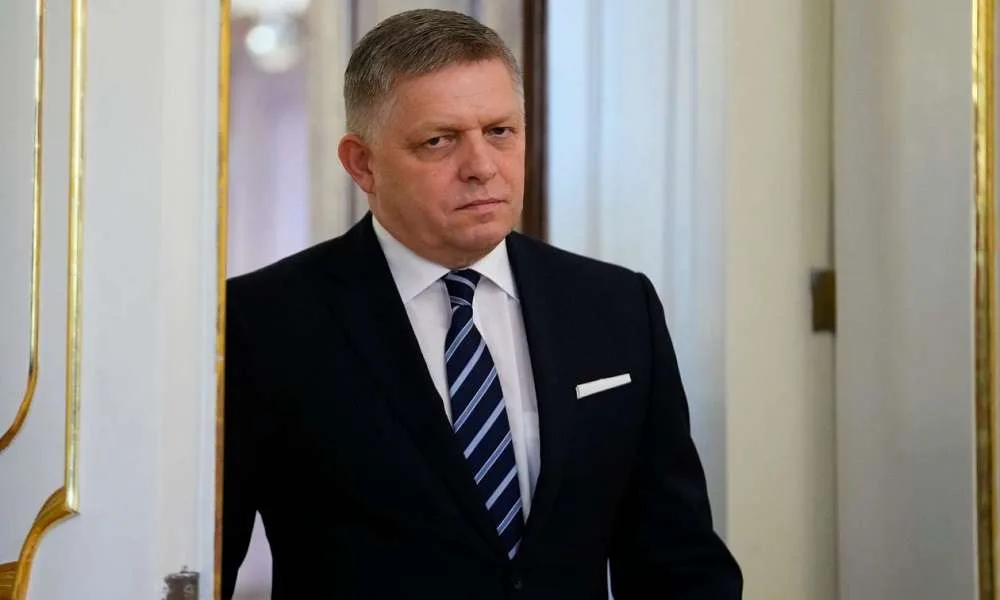 Σλοβακία – Ο πρωθυπουργός Φίτσο έλαβε φάκελο με σφαίρα λίγους μήνες έπειτα από την απόπειρα δολοφονίας του