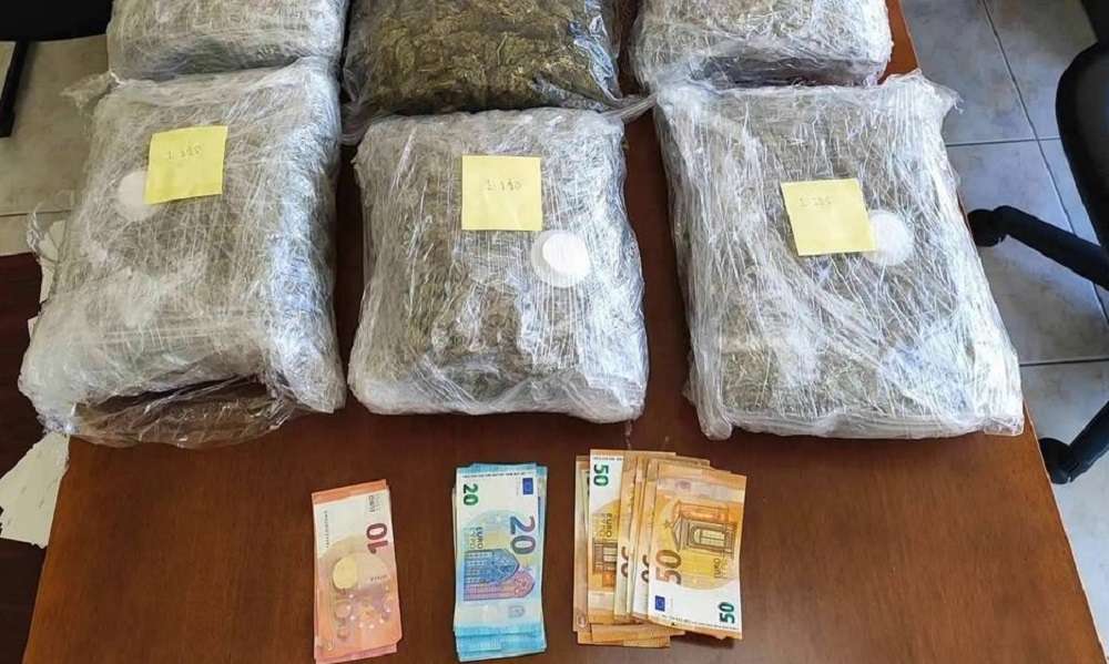 Καματερό – Συνελήφθη 22χρονος αλλοδαπός, διότι στο όχημά του βρέθηκαν δέκα κιλά ακατέργαστης κάνναβης