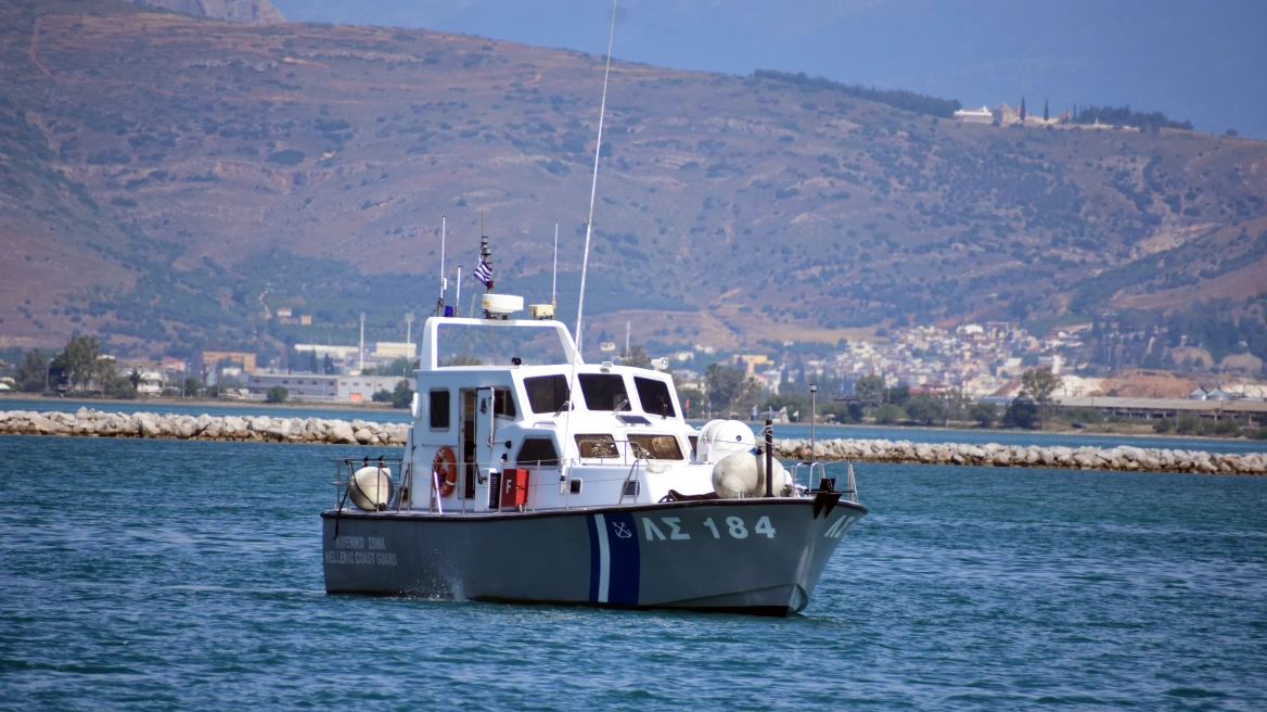 Μυτιλήνη: Εντοπίστηκε σορός γυναίκας στη θάλασσα – «Στο πόδι» το Λιμενικό