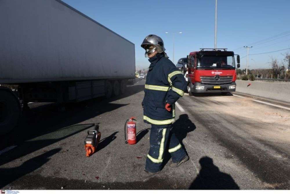 Σέρρες: Ανατροπή νταλίκας στην Εγνατία – Βαριά τραυματισμένος ο οδηγός