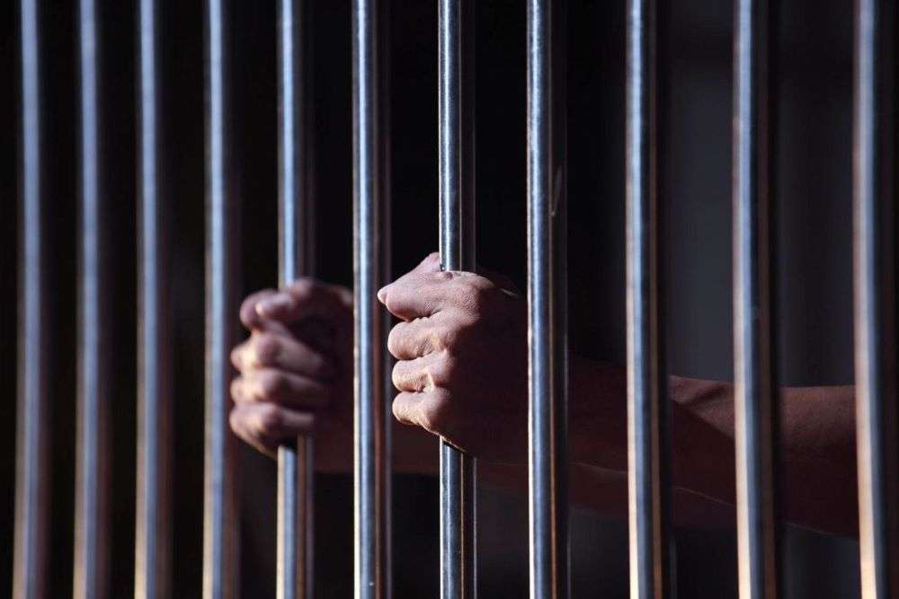 Νύχτα τρόμου στην Ομόνοια – Κρατούμενος πέθανε ξαφνικά μετά από προηγούμενη διακομιδή στο νοσοκομείο!