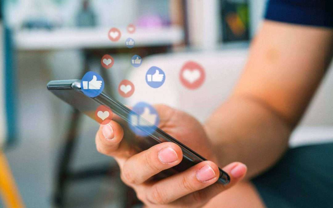 Απότομη αύξηση της «προβληματικής χρήσης» των social media από τους εφήβους